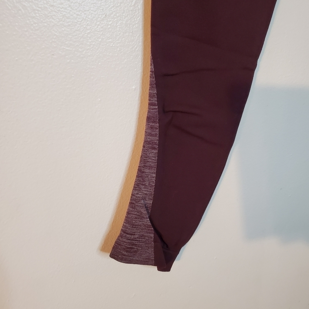 Assets by Spanx burgundy seamless leggings size large - Picture 4 of 13